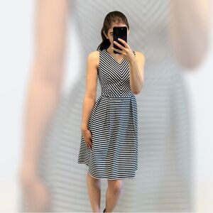 2 for $70 + Free shipping ⭐️ Pleated Dress. White and Navy Blue